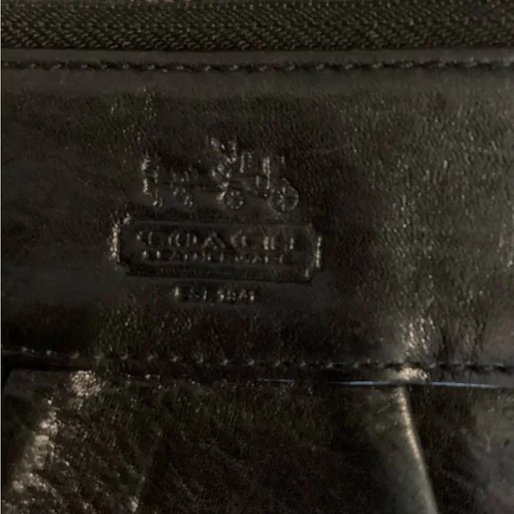 ⚡️⚡️FLASH SALE⚡️⚡️Black Leather Coach Handbag - Picture 7 of 7